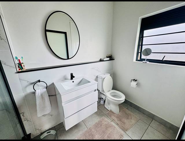 3 BEDROOM FLAT FOR SALE IN WATERFALL